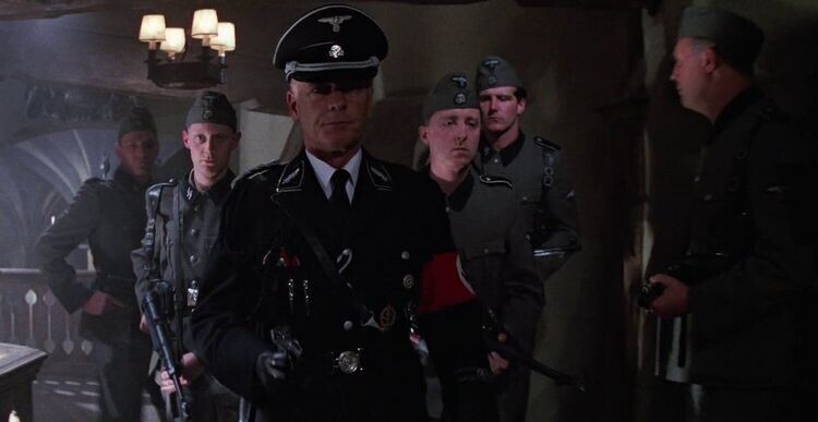 В фильме "Индиана Джонс и последний крестовый поход" (1989) нацистская одежда - настоящая униформа времен Второй мировой войны. Ее нашла художница по костюмам Джоэнна Джонстон