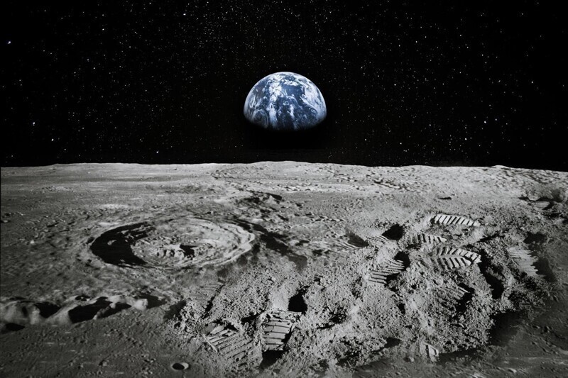 Луна отдаляется от Земли